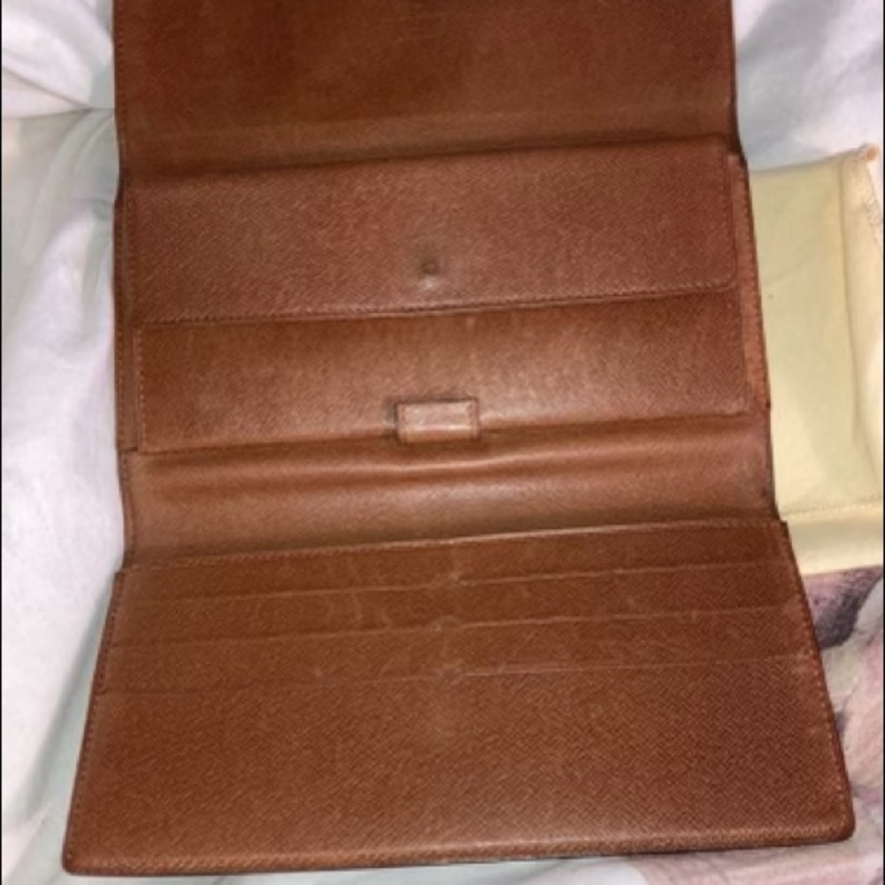 LV wallet